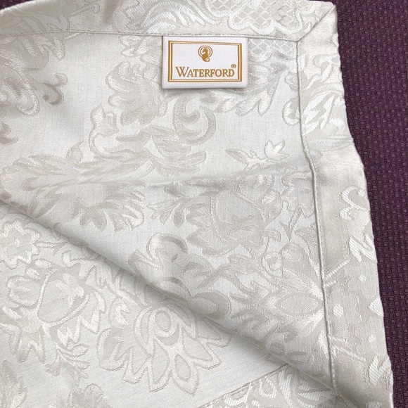 Nwt Waterford Grey-Taupe Damask Napkins set of 4 - Picture 3 of 6